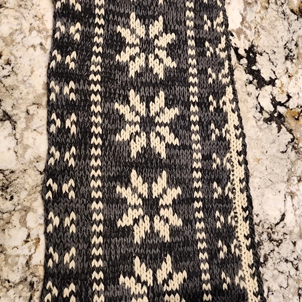 Bearpaw infinity scarf  grey white black